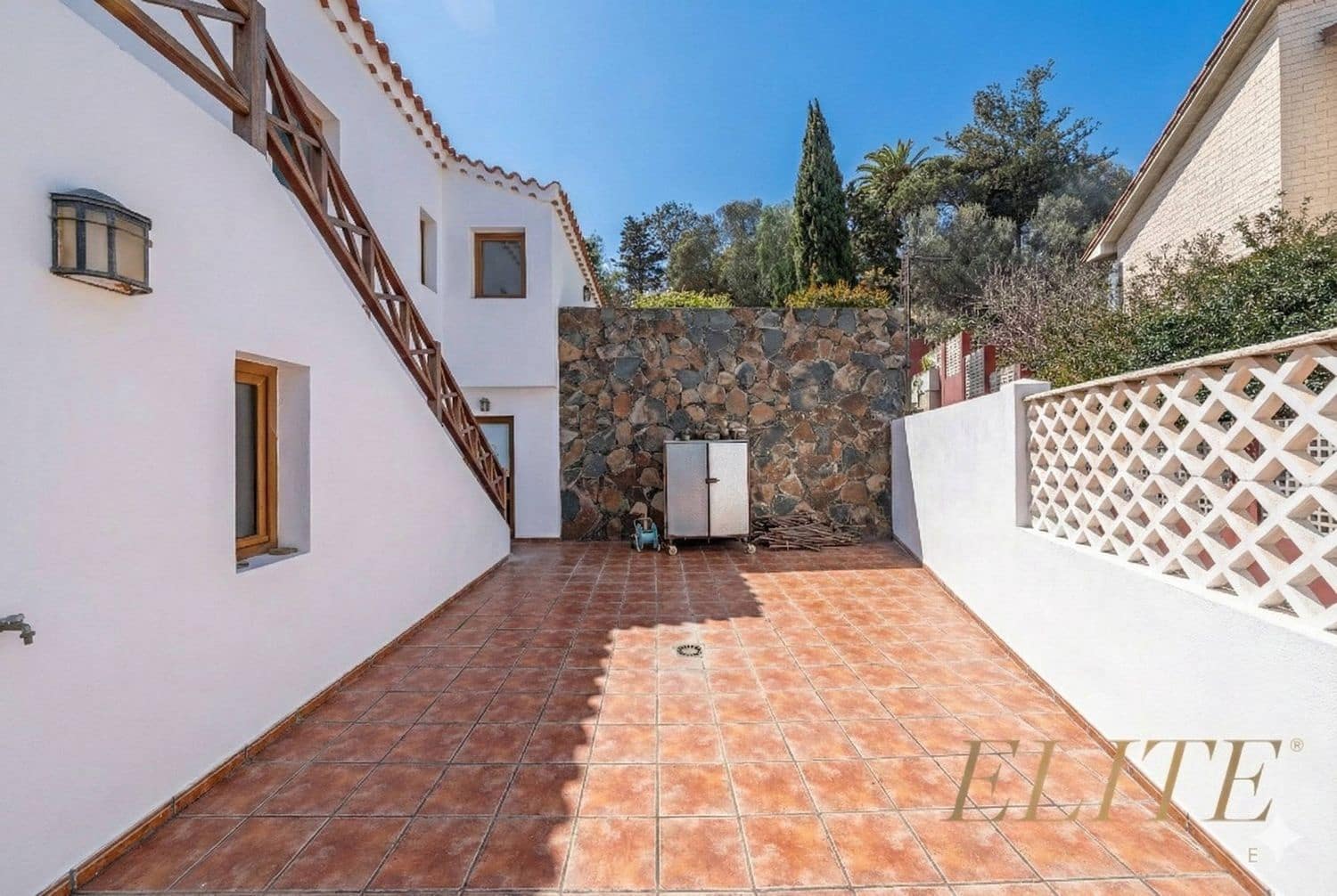 5 bedroom Villa for sale in Santa Brigida with pool garage - € 700,000 (Ref: 9586840)