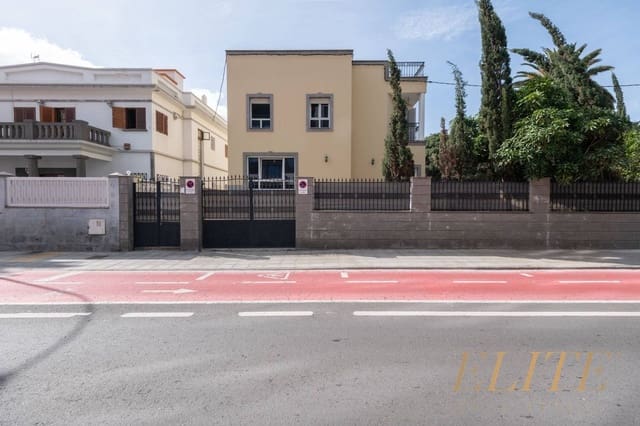 7 bedroom Villa for rent in Ciudad Jardín, Las Palmas de Gran Canaria with garage - € 5,500 (Ref: 9586842)