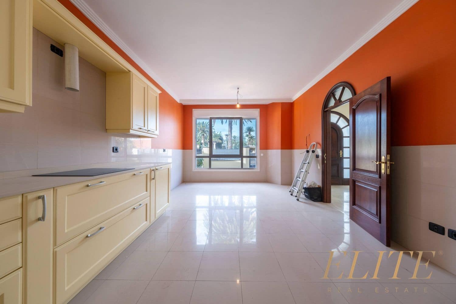 Office for rent in Las Palmas de Gran Canaria - € 5,900 (Ref: 9586843)