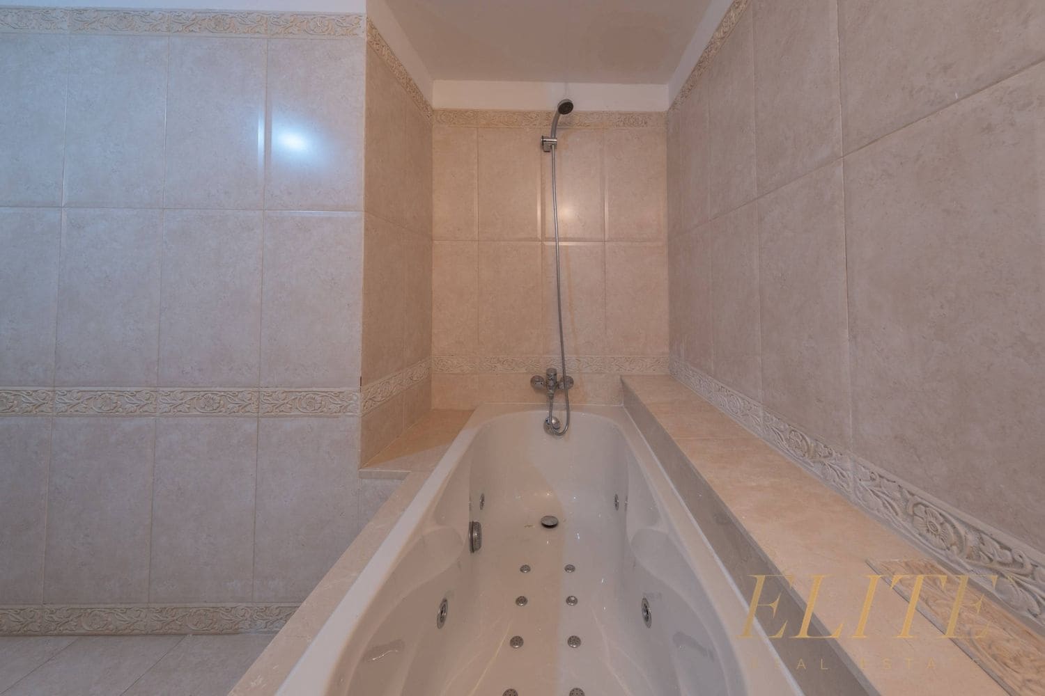 Office for rent in Las Palmas de Gran Canaria - € 5,900 (Ref: 9586843)