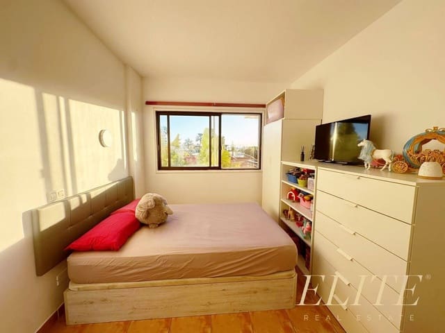 Apartamento de 1 habitación en Playa del Inglés, San Bartolomé de Tirajana en venta con piscina garaje - 239.000 € (Ref: 9586844)