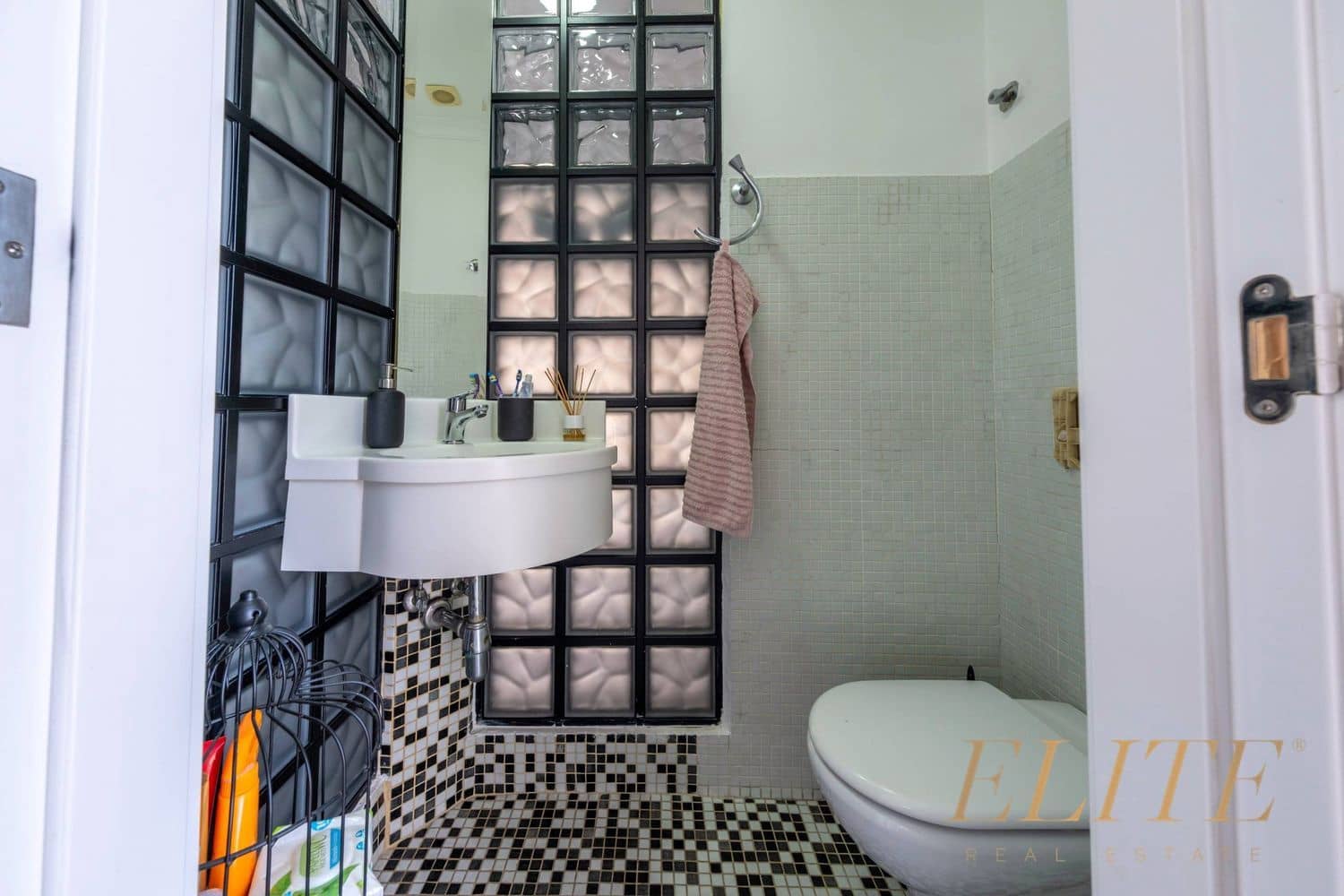 4 sypialnia Dom na sprzedaż w Sonneland z basenem garażem - 975 000 € (Ref: 9586845)