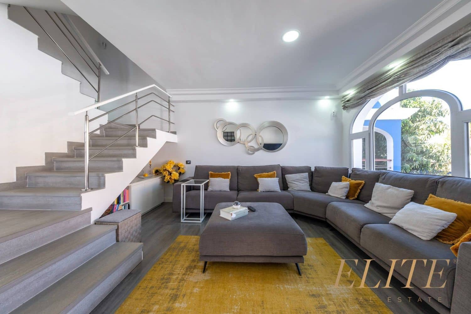 4 sypialnia Dom na sprzedaż w Sonneland z basenem garażem - 975 000 € (Ref: 9586845)