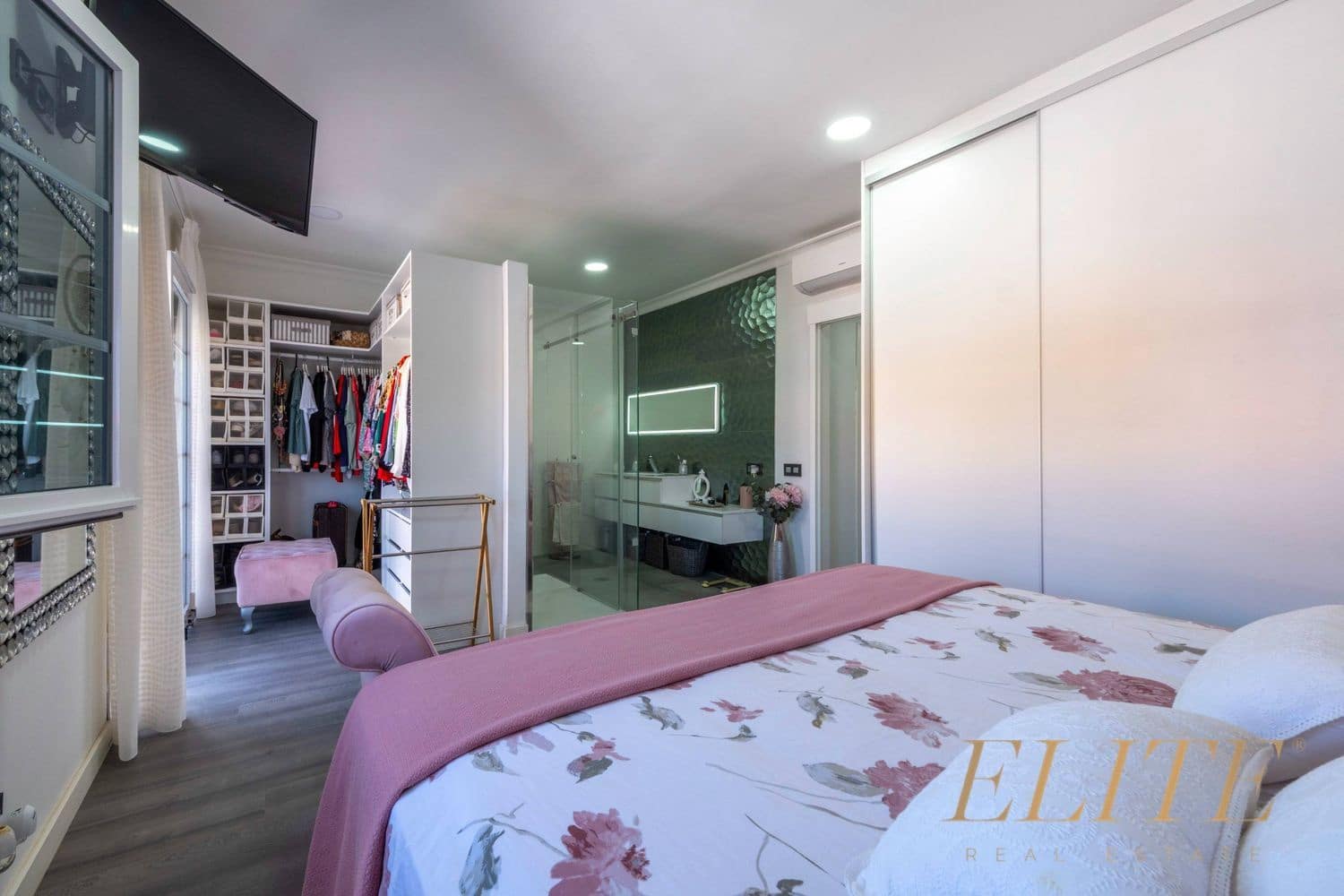 4 sypialnia Dom na sprzedaż w Sonneland z basenem garażem - 975 000 € (Ref: 9586845)