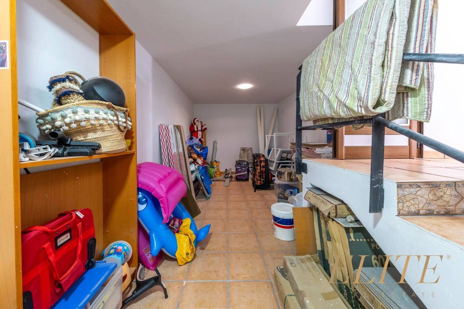 4 sypialnia Dom na sprzedaż w Sonneland z basenem garażem - 975 000 € (Ref: 9586845)