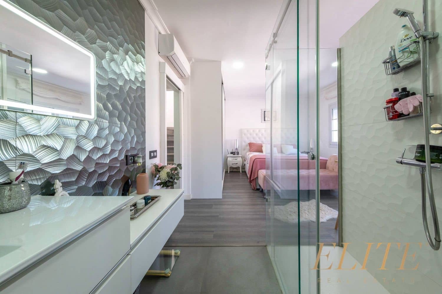 4 sypialnia Dom na sprzedaż w Sonneland z basenem garażem - 975 000 € (Ref: 9586845)