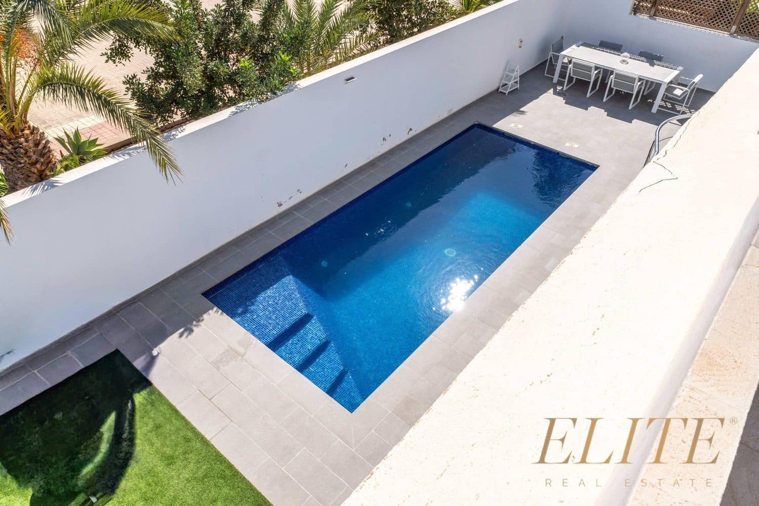 4 sypialnia Dom na sprzedaż w Sonneland z basenem garażem - 975 000 € (Ref: 9586845)