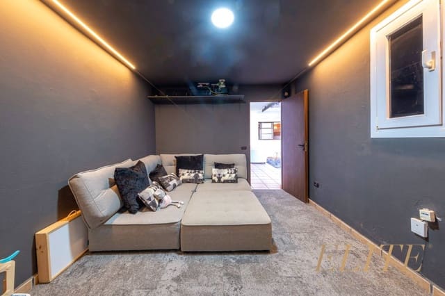 4 quarto Casa em Banda para venda em Sonneland, San Bartolomé de Tirajana com piscina garagem - 895 000 € (Ref: 9586845)