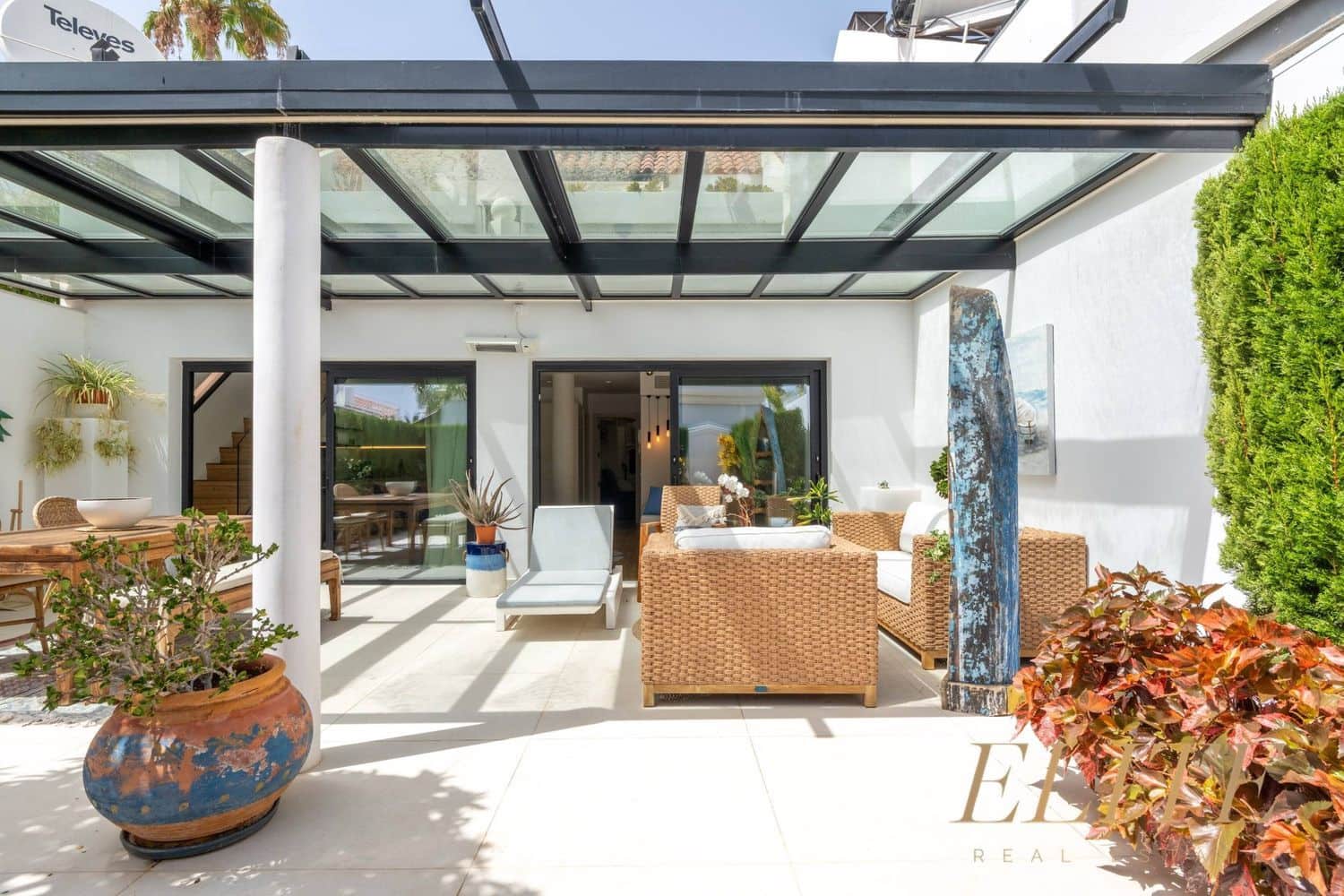 3 bedroom Villa for sale in San Bartolome de Tirajana with pool garage - € 1,340,000 (Ref: 9586846)