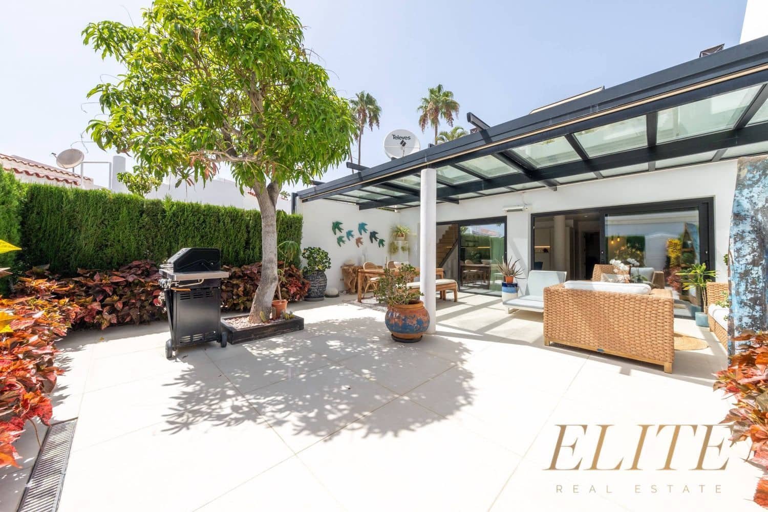 3 bedroom Villa for sale in San Bartolome de Tirajana with pool garage - € 1,340,000 (Ref: 9586846)