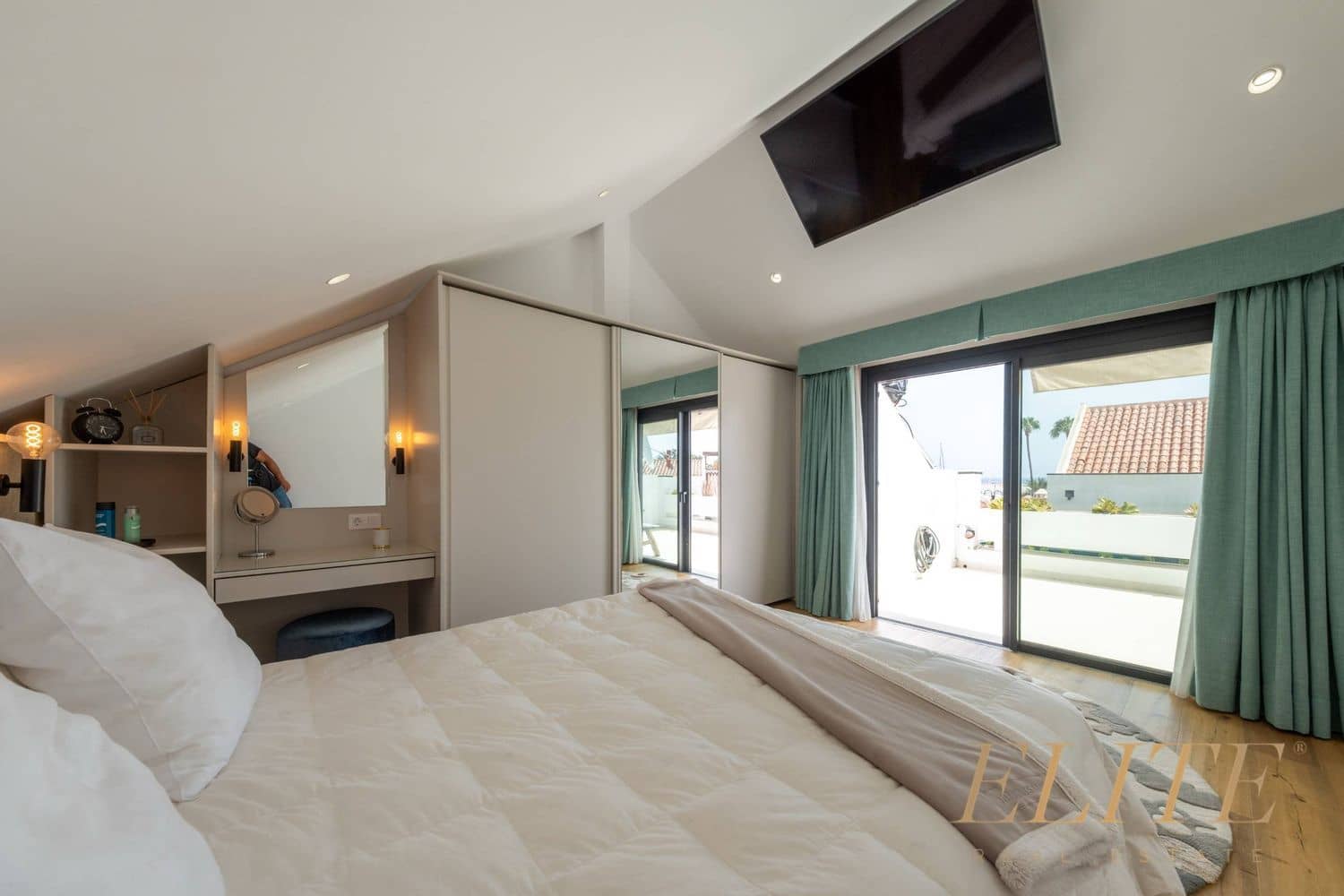 3 bedroom Villa for sale in San Bartolome de Tirajana with pool garage - € 1,340,000 (Ref: 9586846)