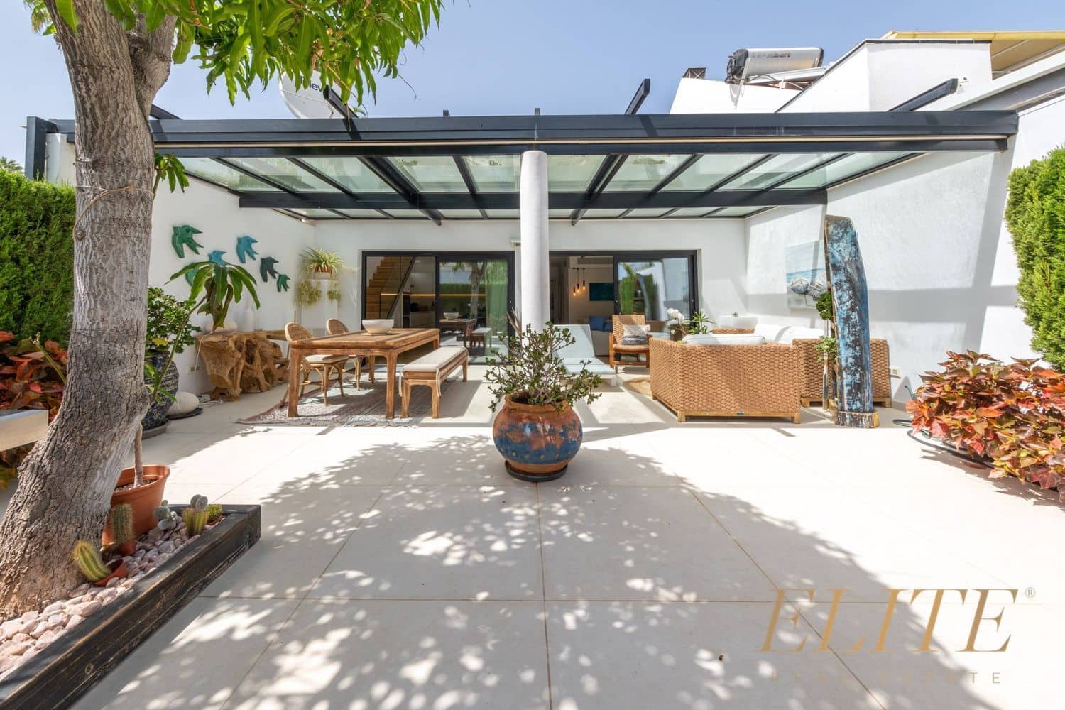 3 bedroom Villa for sale in San Bartolome de Tirajana with pool garage - € 1,340,000 (Ref: 9586846)