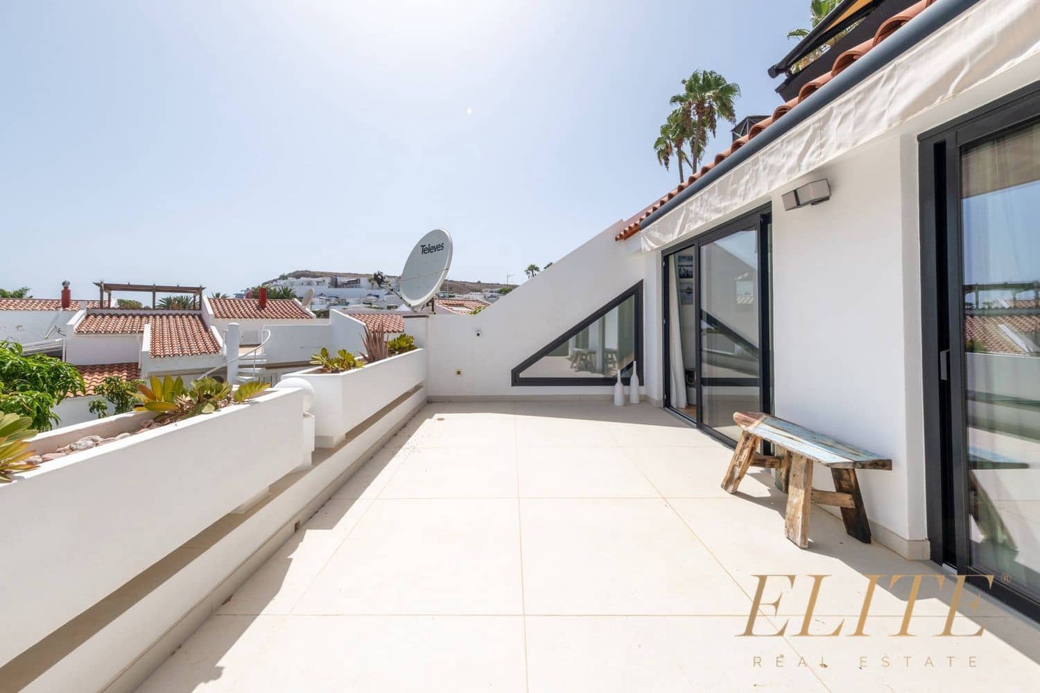 3 bedroom Villa for sale in San Bartolome de Tirajana with pool garage - € 1,340,000 (Ref: 9586846)