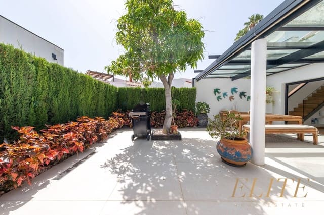 3 quarto Moradia para venda em San Bartolomé de Tirajana com piscina garagem - 1 340 000 € (Ref: 9586846)