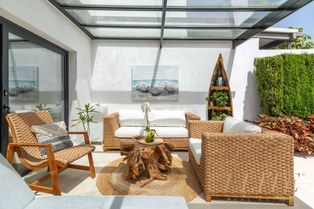 3 quarto Moradia para venda em San Bartolomé de Tirajana com piscina garagem - 1 340 000 € (Ref: 9586846)