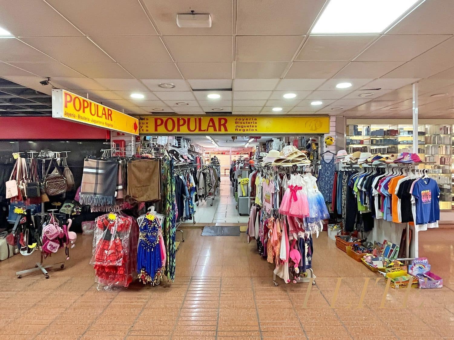 Commercial for rent in Puerto Rico - € 2,000 (Ref: 9586850)