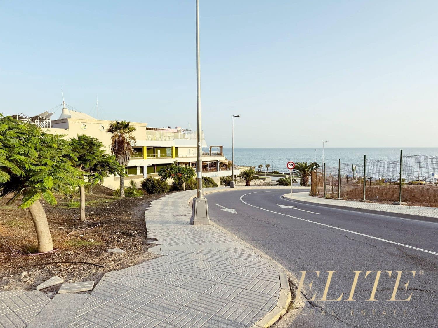 Commercial for rent in San Bartolome de Tirajana - € 500 (Ref: 9586851)