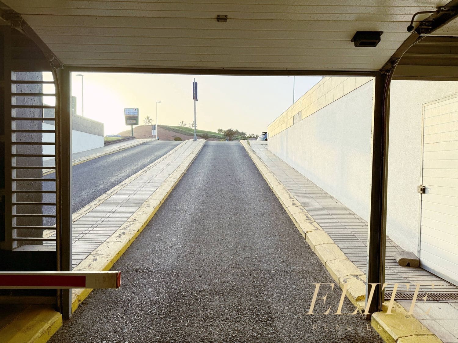 Commercial for rent in San Bartolome de Tirajana - € 500 (Ref: 9586851)