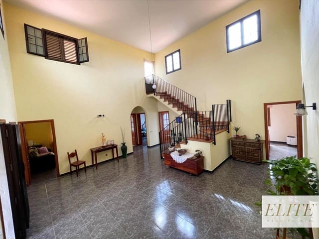 8 soverom Finca/Herregård til salgs i Moya med garasje - € 599 000 (Ref: 9586854)