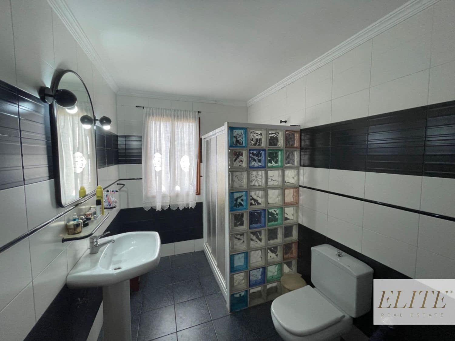 8 bedroom Finca/Country House for sale in Moya with garage - € 599,000 (Ref: 9586854)