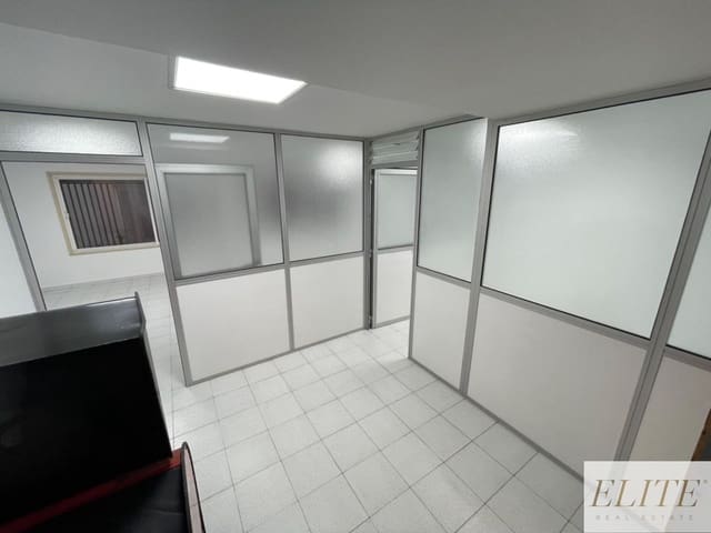 Toimisto myytävänä paikassa Guanarteme, Las Palmas de Gran Canaria - 135 000 € (Ref: 9586855)