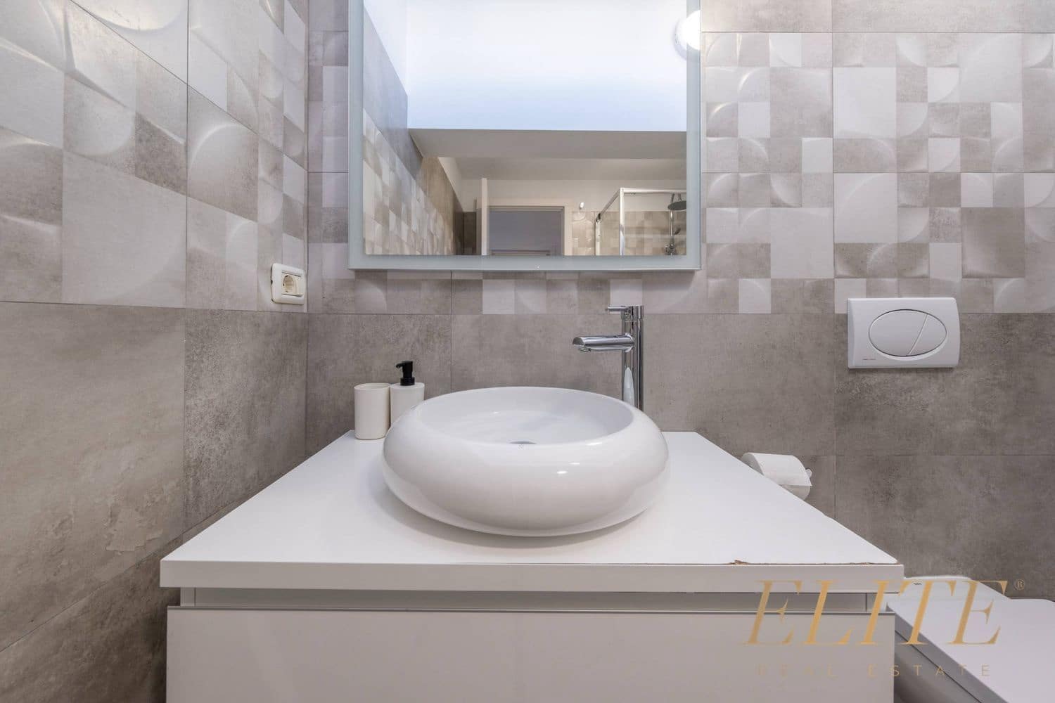 3 bedroom Apartment for sale in San Bartolome de Tirajana with pool garage - € 388,500 (Ref: 9586856)