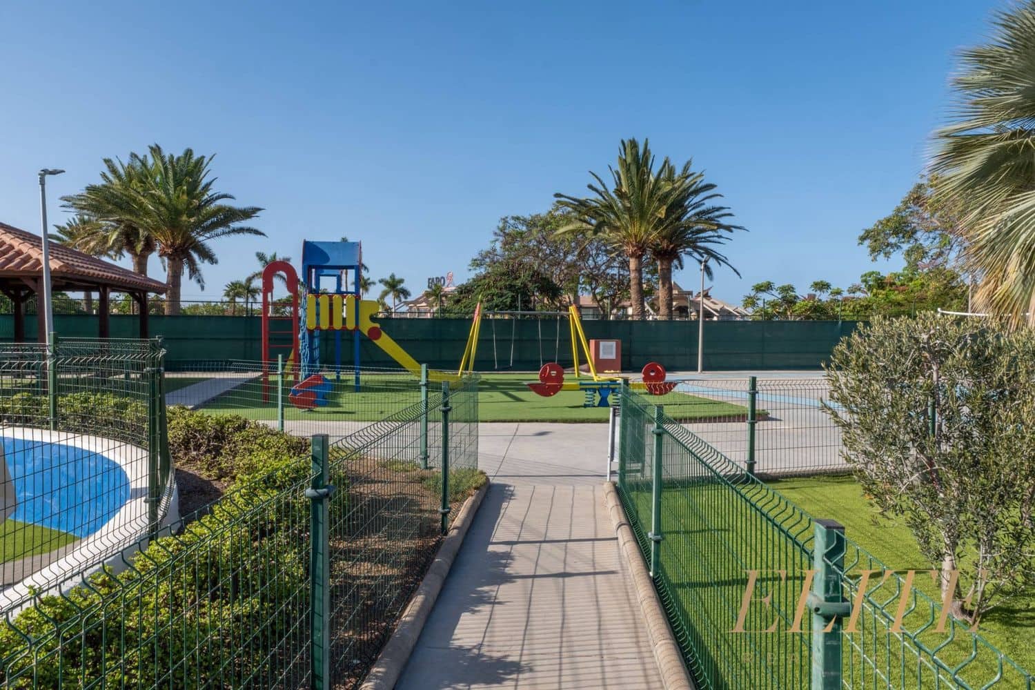 3 bedroom Apartment for sale in San Bartolome de Tirajana with pool garage - € 388,500 (Ref: 9586856)