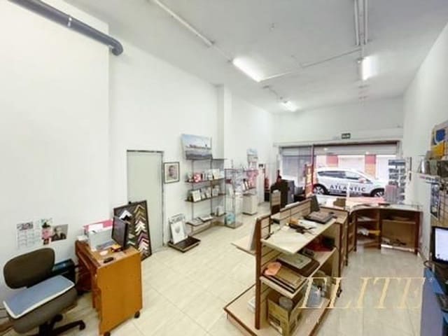 Kaupallinen myytävänä paikassa Isleta, Las Palmas de Gran Canaria - 120 000 € (Ref: 9586857)