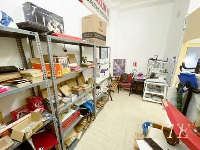 Kaupallinen myytävänä paikassa Isleta, Las Palmas de Gran Canaria - 120 000 € (Ref: 9586857)