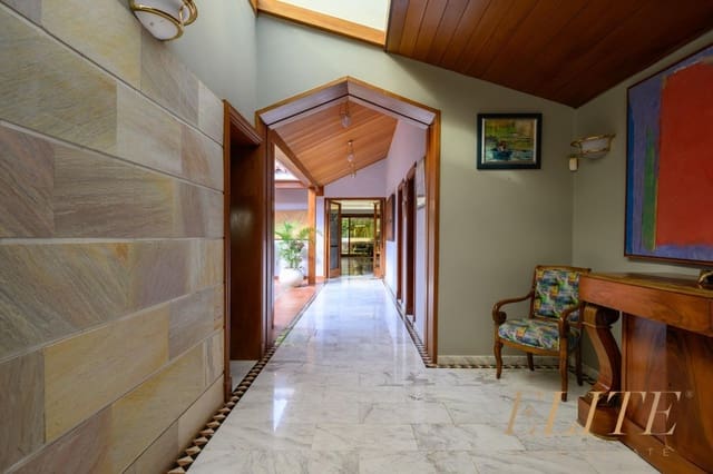 8 soverom Villa til salgs i Campo Internacional, San Bartolomé de Tirajana med svømmebasseng garasje - € 4 200 000 (Ref: 9586860)