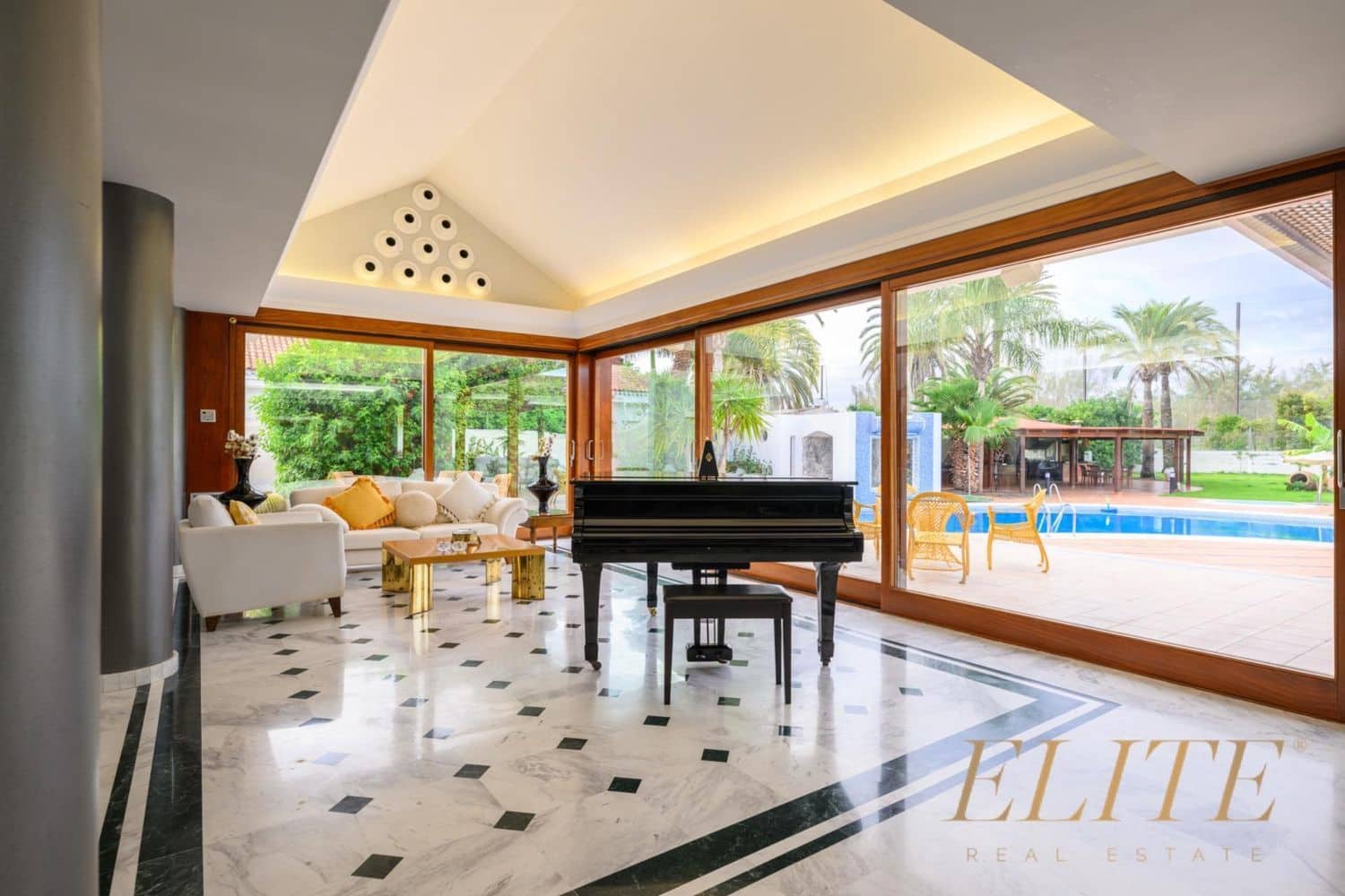 8 bedroom Villa for sale in San Bartolome de Tirajana with pool garage - € 4,200,000 (Ref: 9586860)