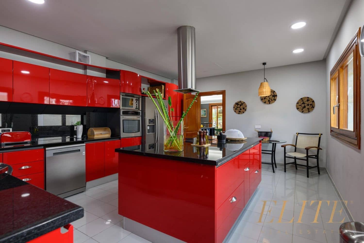 8 bedroom Villa for sale in San Bartolome de Tirajana with pool garage - € 4,200,000 (Ref: 9586860)