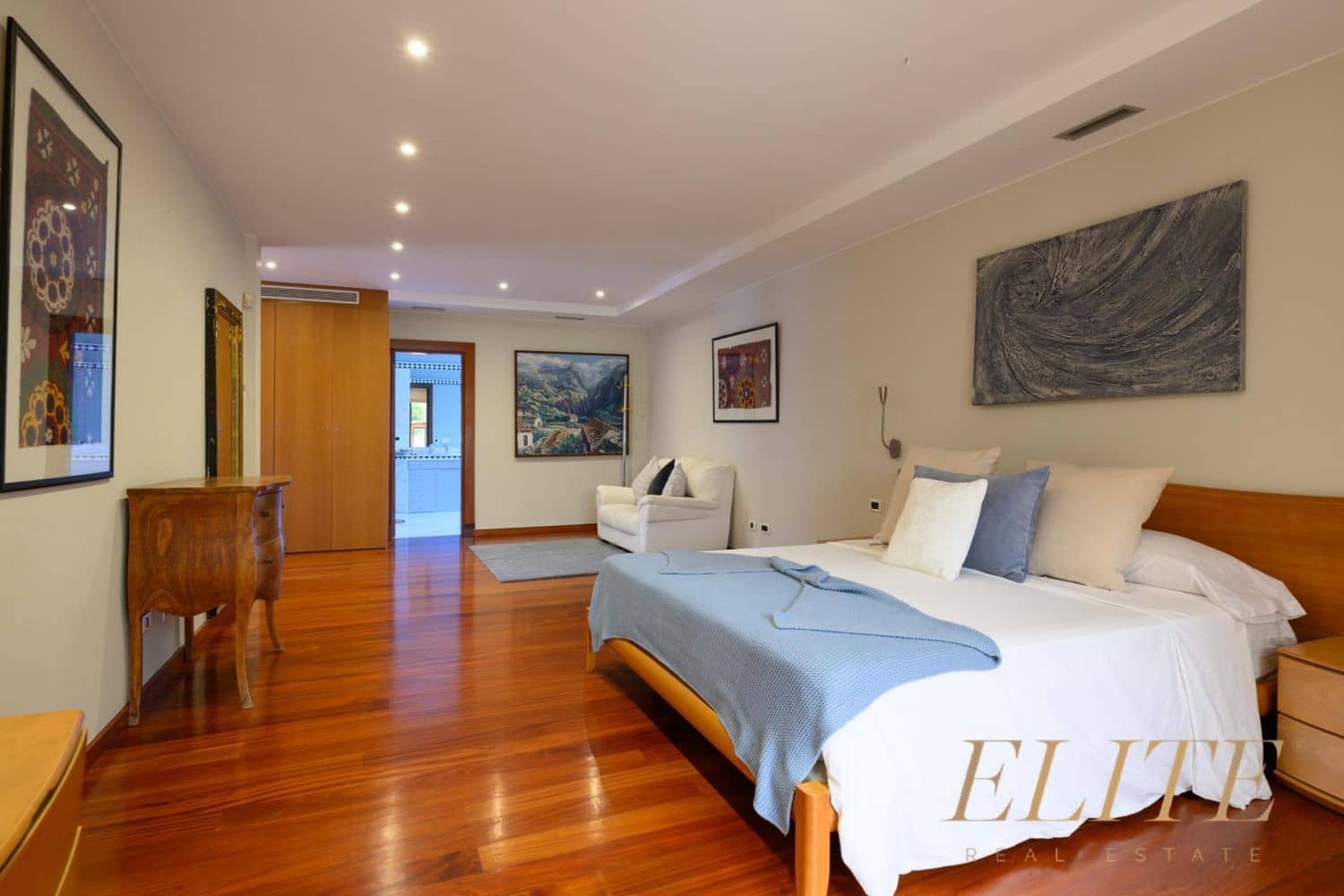 8 bedroom Villa for sale in San Bartolome de Tirajana with pool garage - € 4,200,000 (Ref: 9586860)