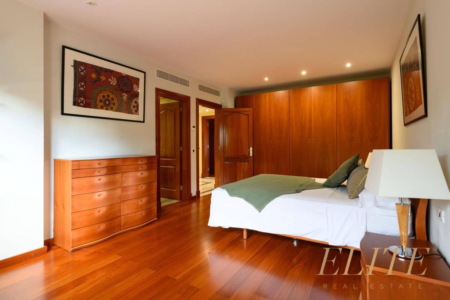 8 bedroom Villa for sale in San Bartolome de Tirajana with pool garage - € 4,200,000 (Ref: 9586860)