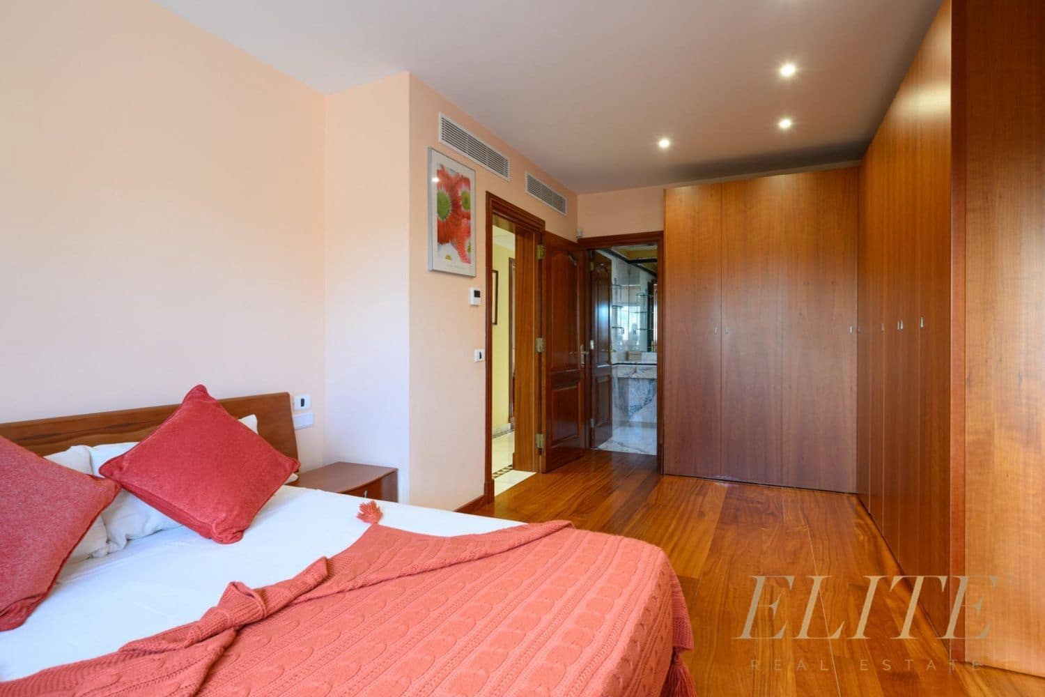 8 bedroom Villa for sale in San Bartolome de Tirajana with pool garage - € 4,200,000 (Ref: 9586860)