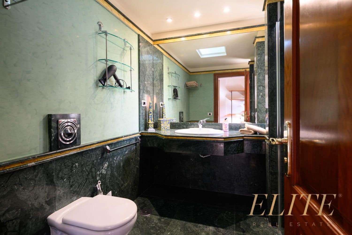 8 bedroom Villa for sale in San Bartolome de Tirajana with pool garage - € 4,200,000 (Ref: 9586860)