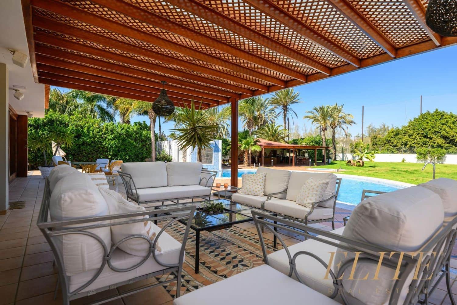 8 bedroom Villa for sale in San Bartolome de Tirajana with pool garage - € 4,200,000 (Ref: 9586860)