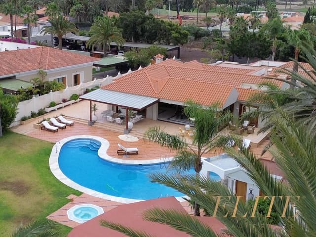8 soverom Villa til salgs i Campo Internacional, San Bartolomé de Tirajana med svømmebasseng garasje - € 4 200 000 (Ref: 9586860)