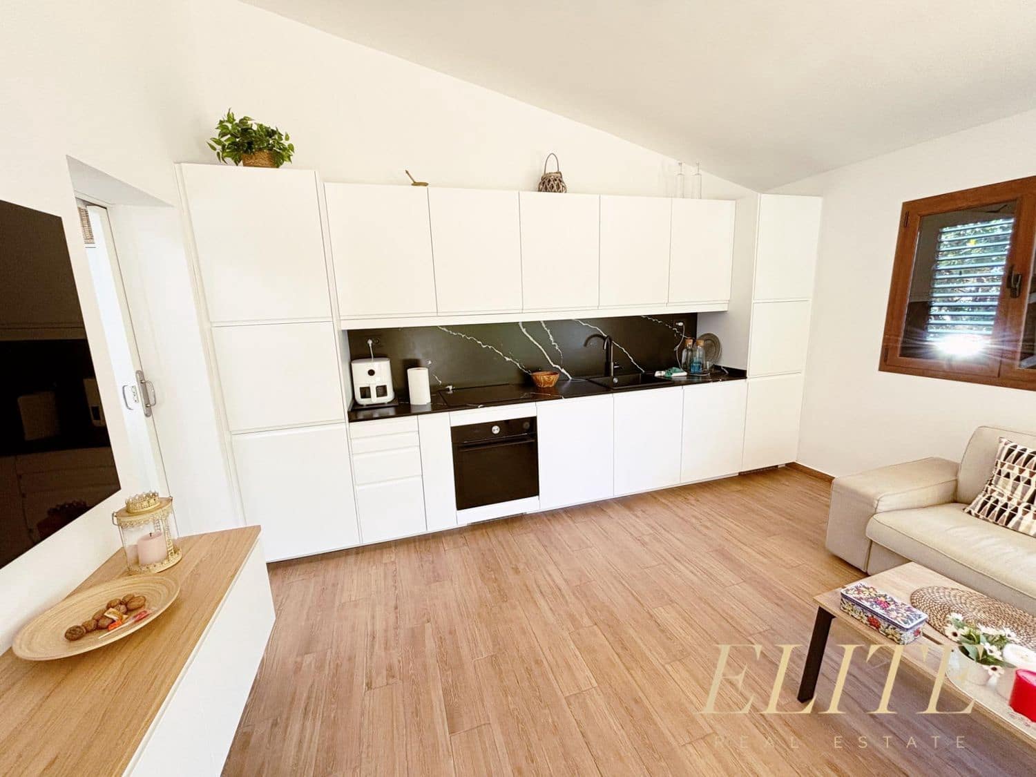 2 bedroom Villa for sale in San Bartolome de Tirajana with pool garage - € 400,000 (Ref: 9586862)