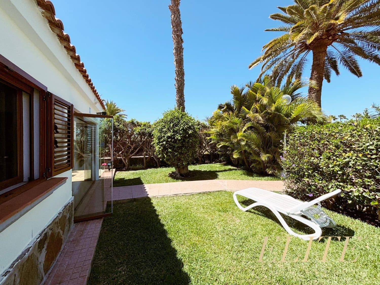 2 bedroom Villa for sale in San Bartolome de Tirajana with pool garage - € 400,000 (Ref: 9586862)