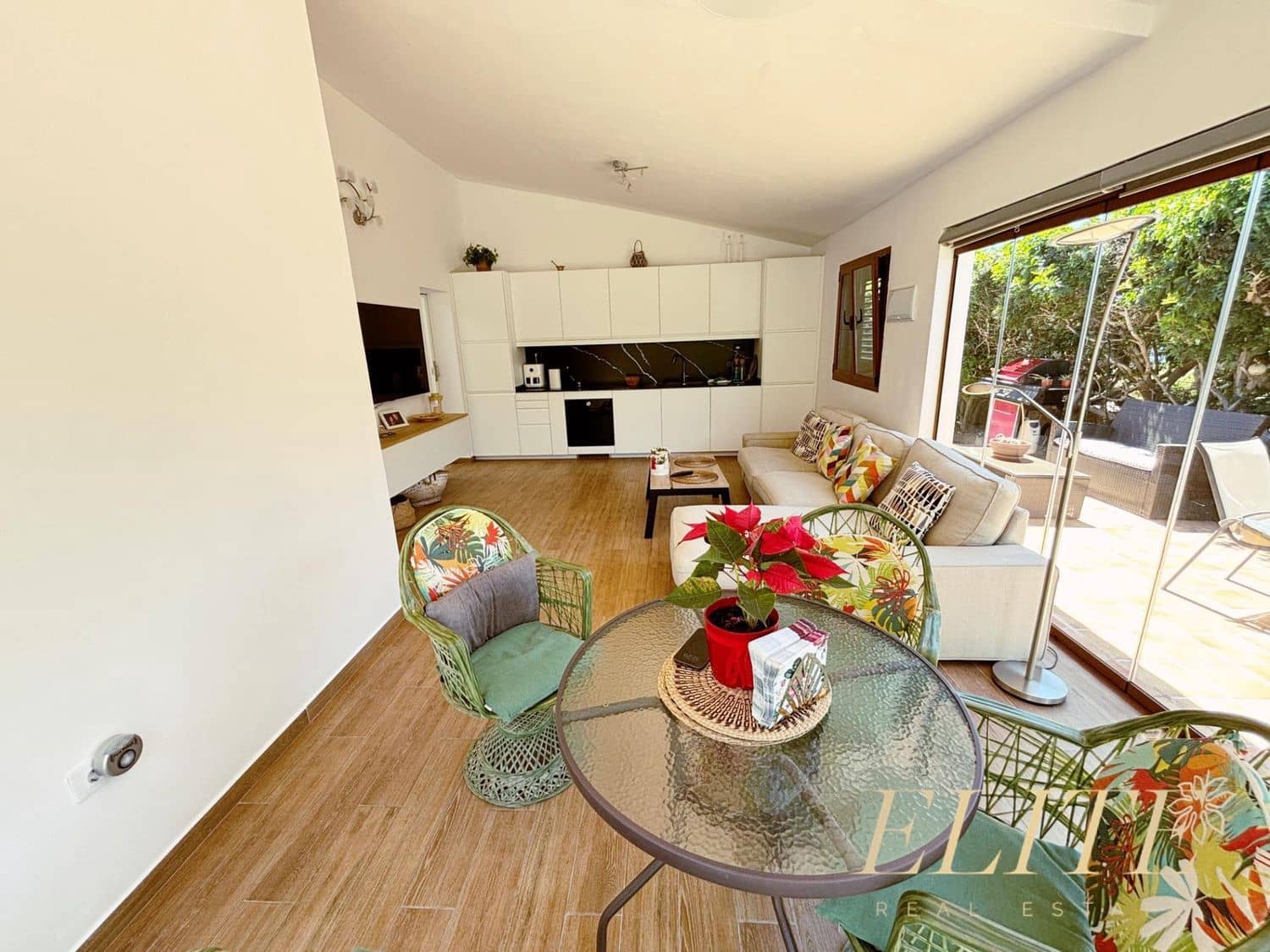 2 bedroom Villa for sale in San Bartolome de Tirajana with pool garage - € 400,000 (Ref: 9586862)