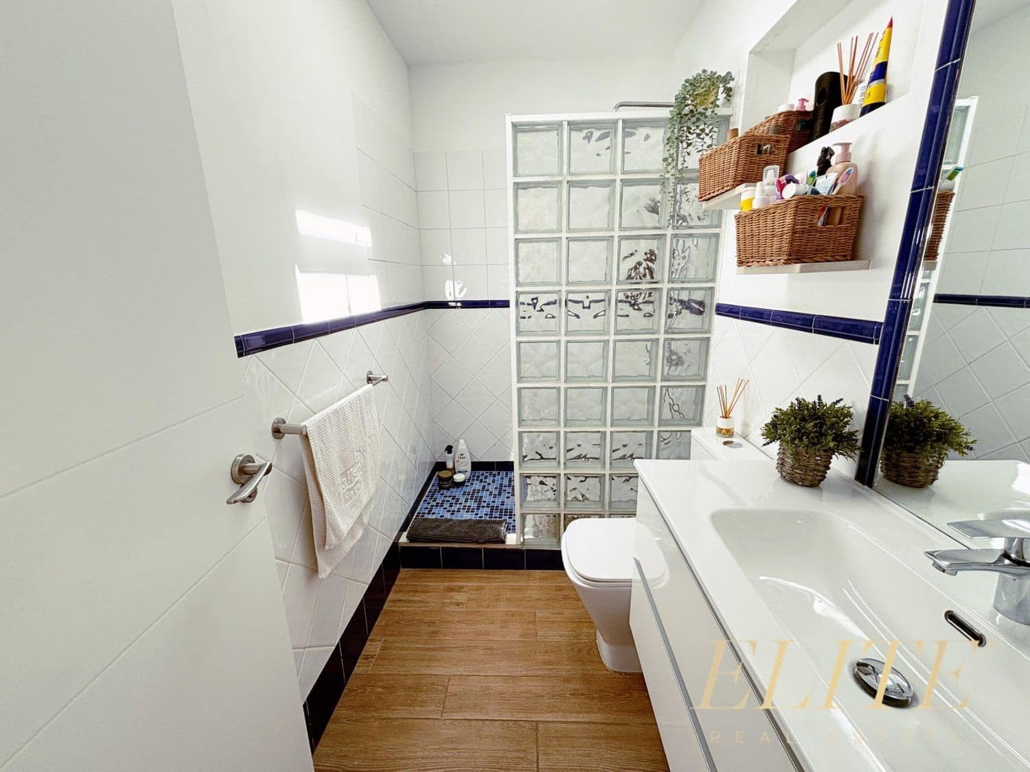 2 bedroom Villa for sale in San Bartolome de Tirajana with pool garage - € 400,000 (Ref: 9586862)