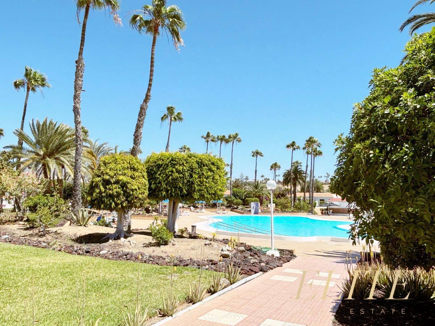 2 bedroom Villa for sale in San Bartolome de Tirajana with pool garage - € 400,000 (Ref: 9586862)