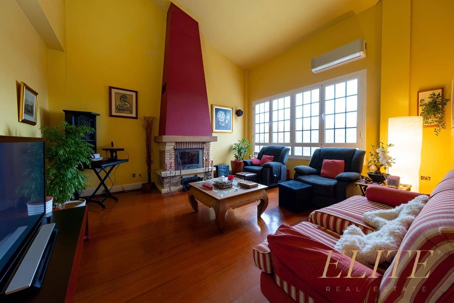 5 bedroom Villa for sale in Santa Brigida with garage - € 699,000 (Ref: 9586864)