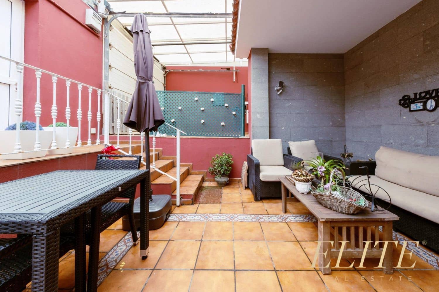 5 bedroom Villa for sale in Santa Brigida with garage - € 699,000 (Ref: 9586864)