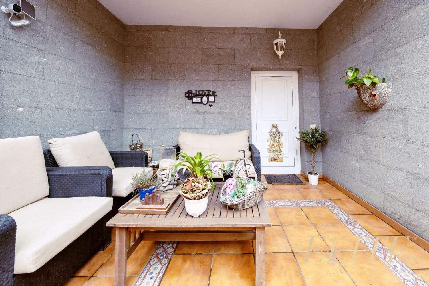 5 bedroom Villa for sale in Santa Brigida with garage - € 699,000 (Ref: 9586864)