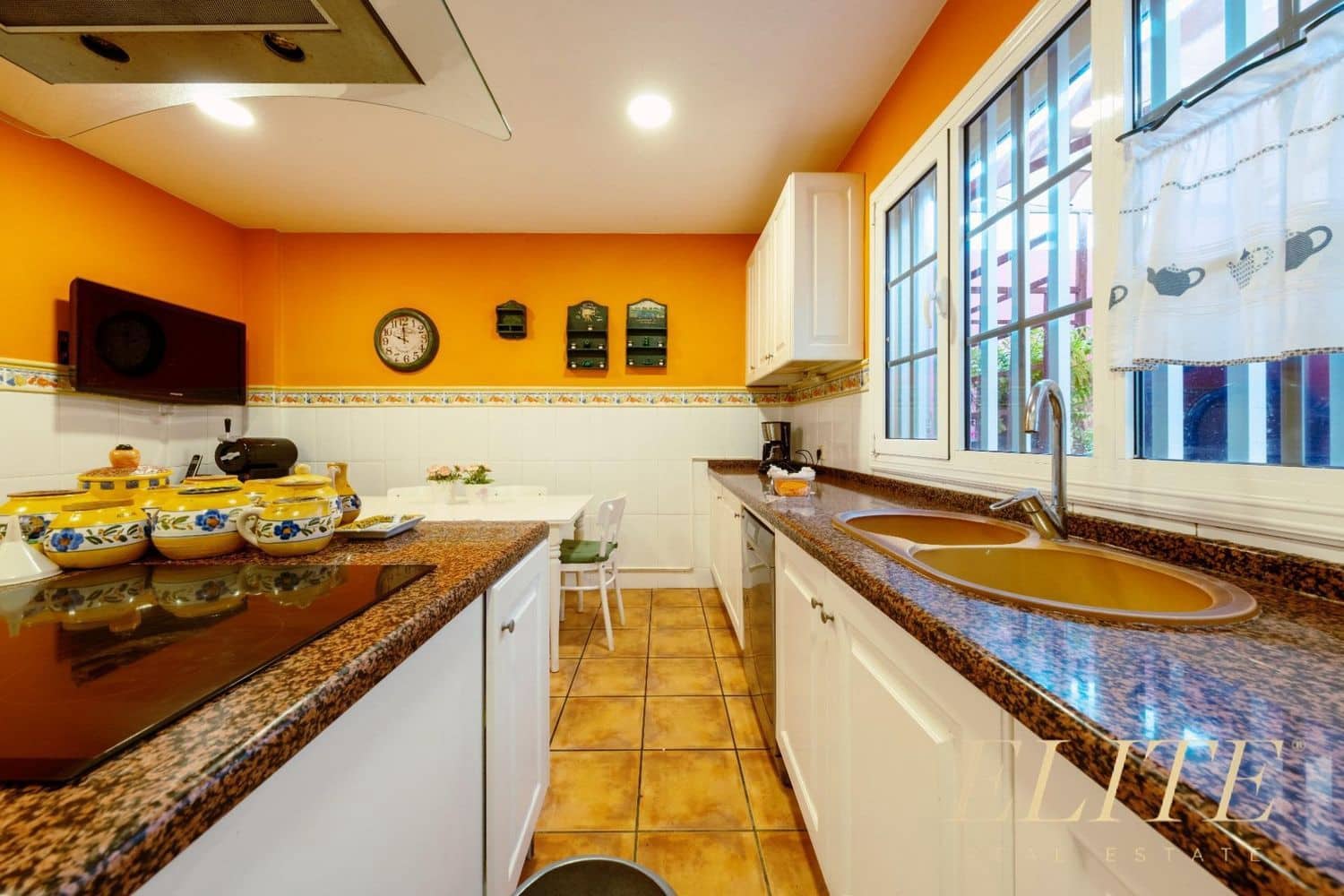 5 bedroom Villa for sale in Santa Brigida with garage - € 699,000 (Ref: 9586864)