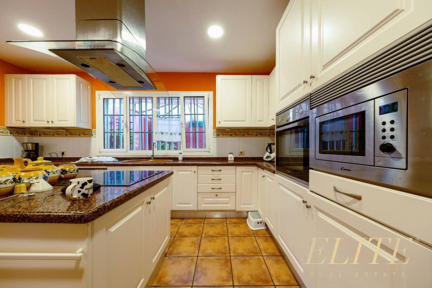 5 bedroom Villa for sale in Santa Brigida with garage - € 699,000 (Ref: 9586864)