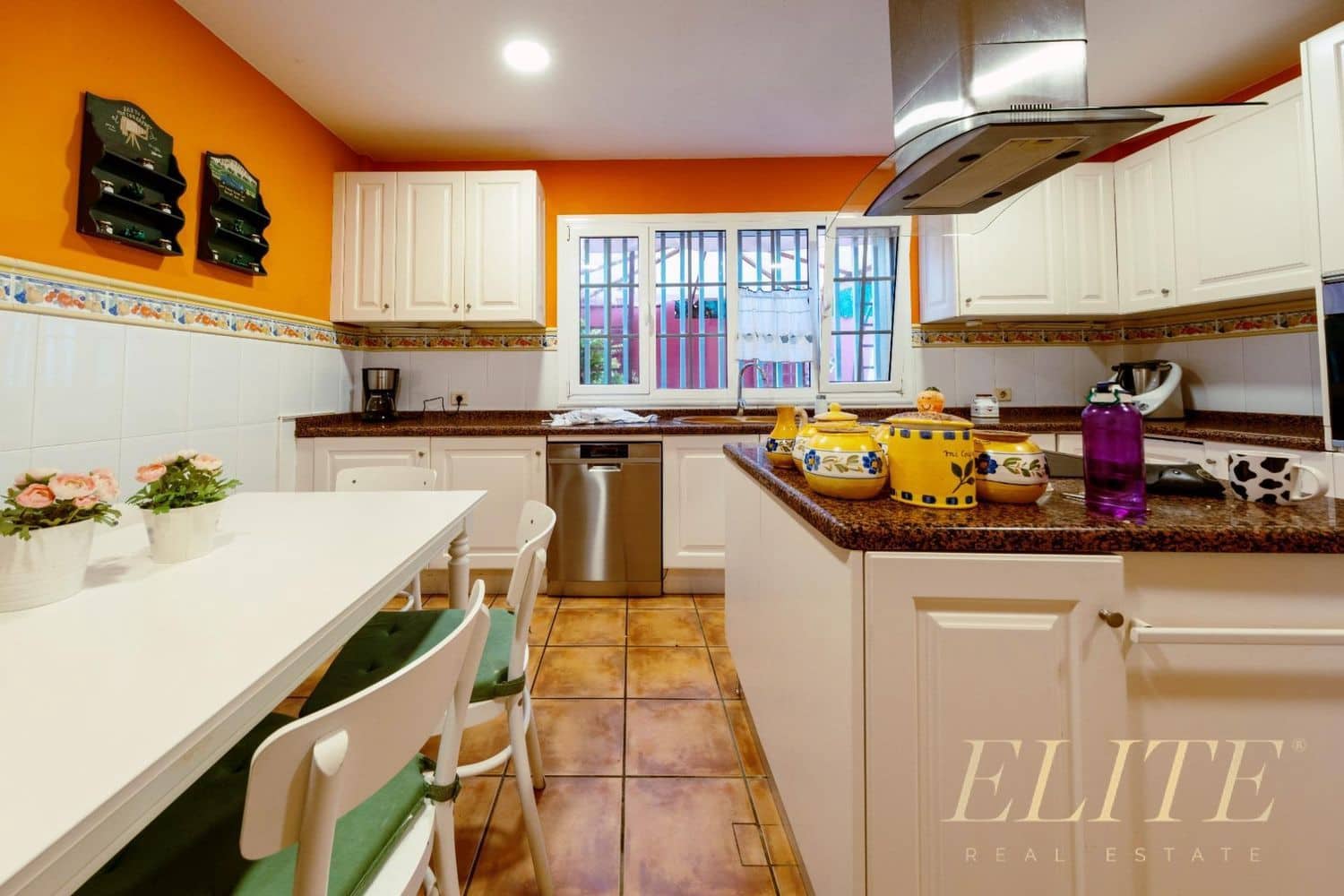 5 bedroom Villa for sale in Santa Brigida with garage - € 699,000 (Ref: 9586864)