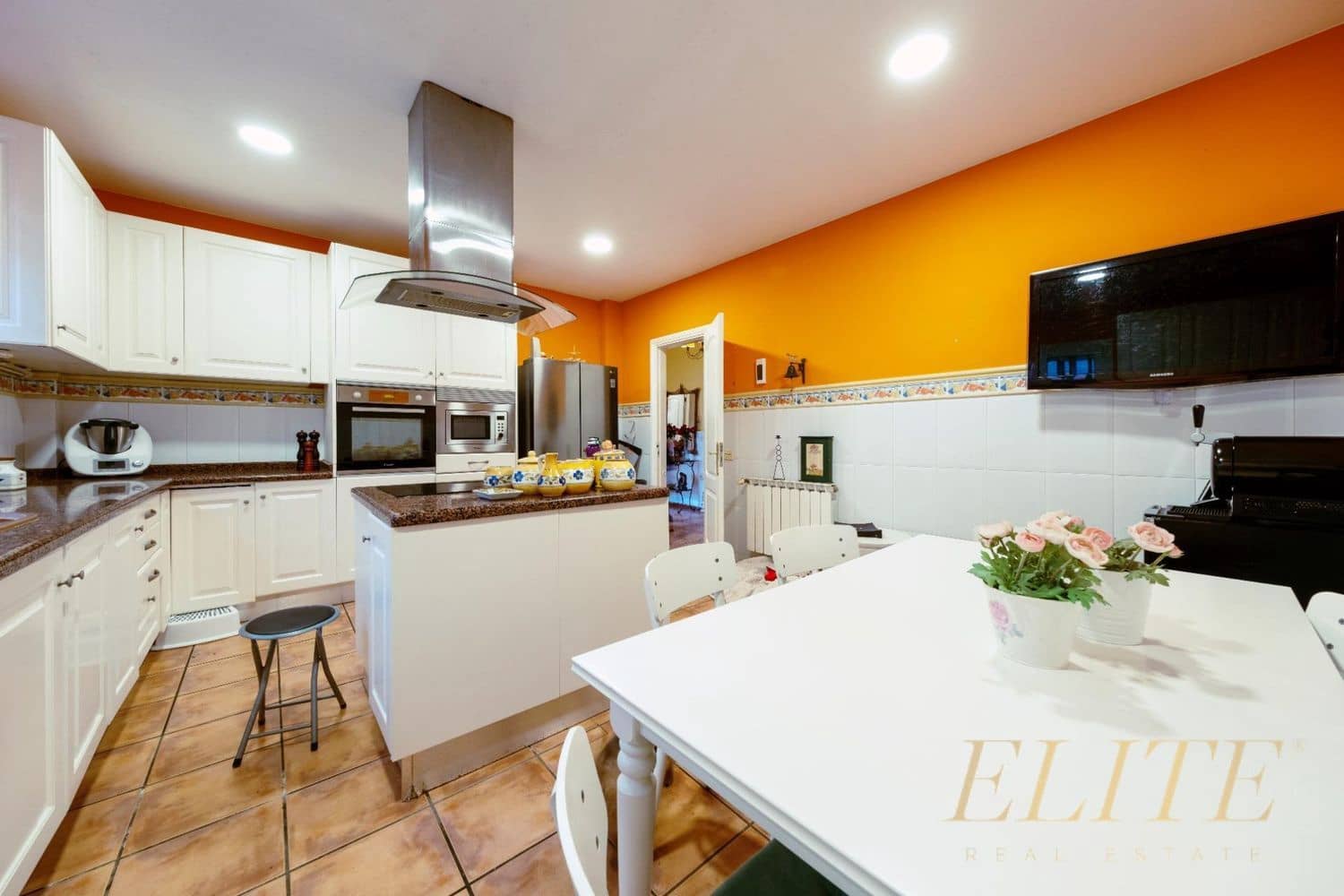 5 bedroom Villa for sale in Santa Brigida with garage - € 699,000 (Ref: 9586864)